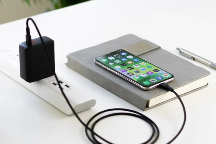 Charge iPhone in Low Power Mode